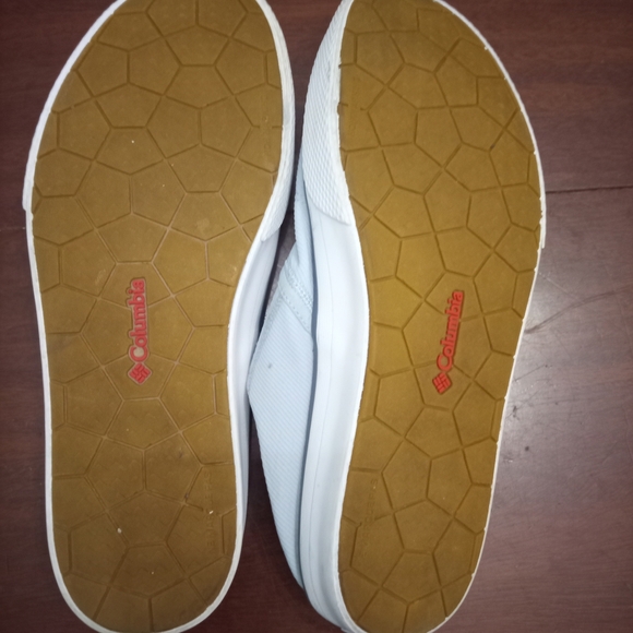 Columbia Women's Light Gray and Orange Slip-On Loafers - Picture 2 of 3